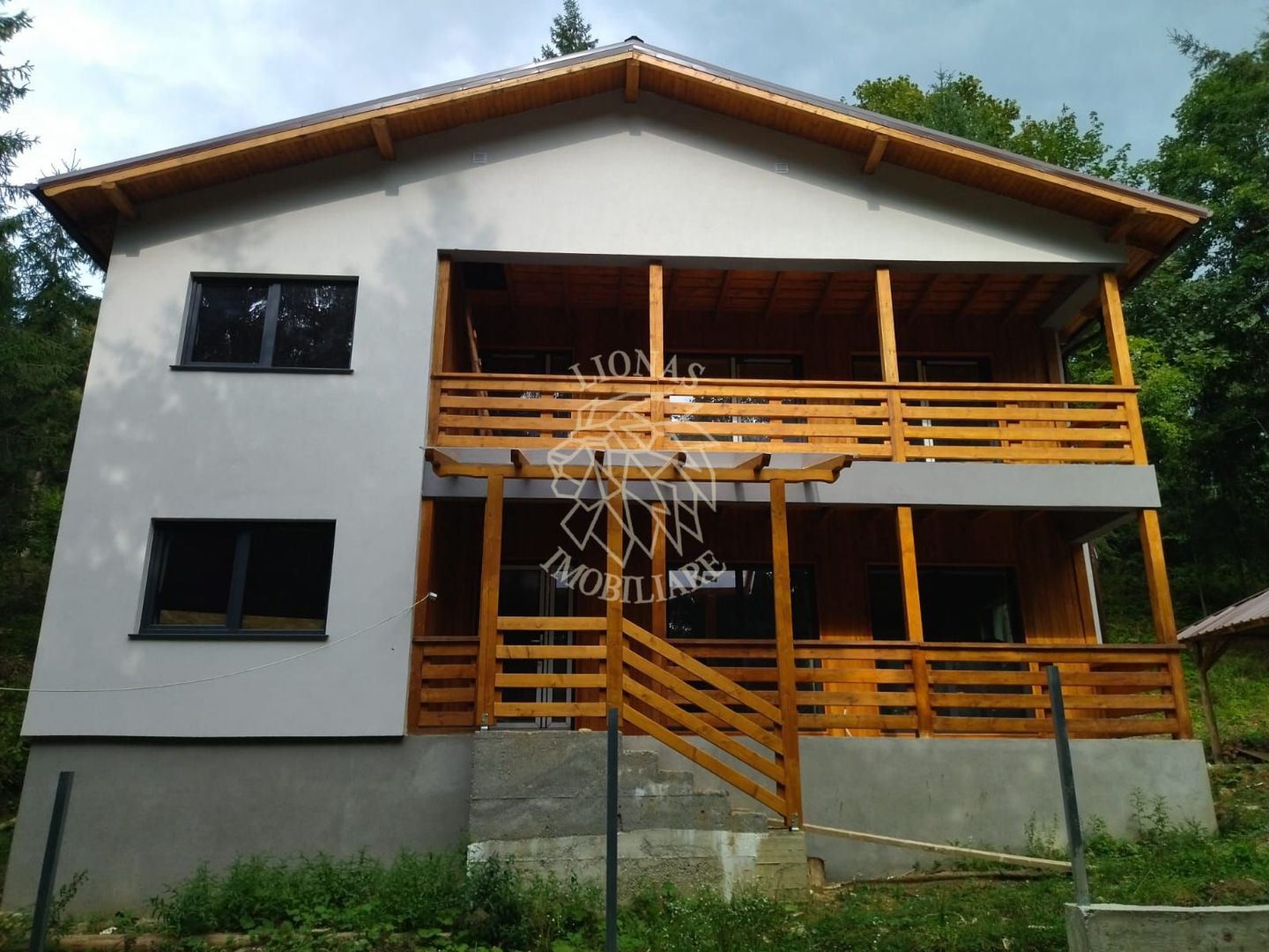 Pensiune Cabana 280mp-teren 1169 mp-foisor-200 m de Lac Colibita - Poză 2