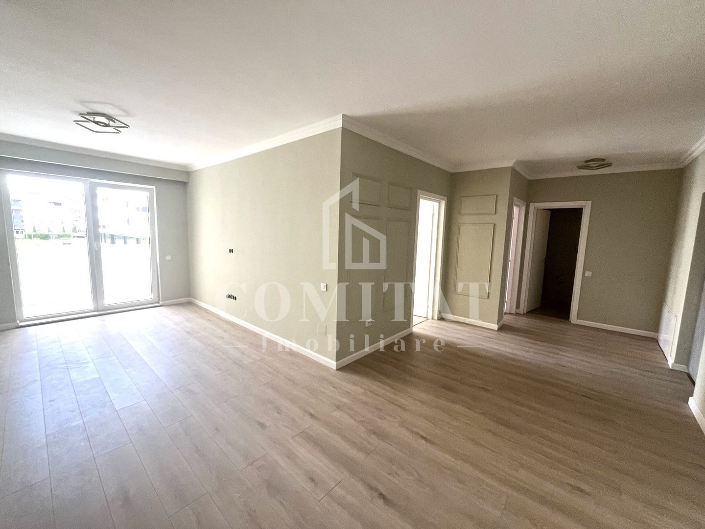 Apartament 3 camere | Parcare | Etaj 1 | Eroilor - Floresti - Poză 1