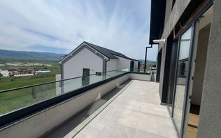 Apartament 4 camere, suprafata generoasa - Poză 14