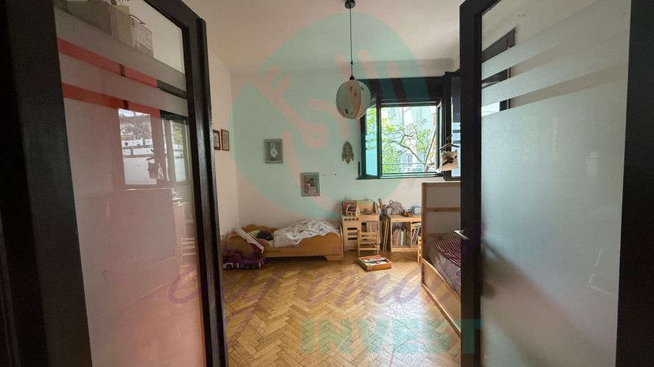 Apartament elegant situat la parterul unei vile - Poză 8