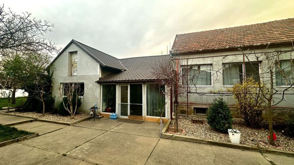 Casa moderna, 2 corpuri de cladire, teren 1000 mp, zona Aradul Nou - Poză 13