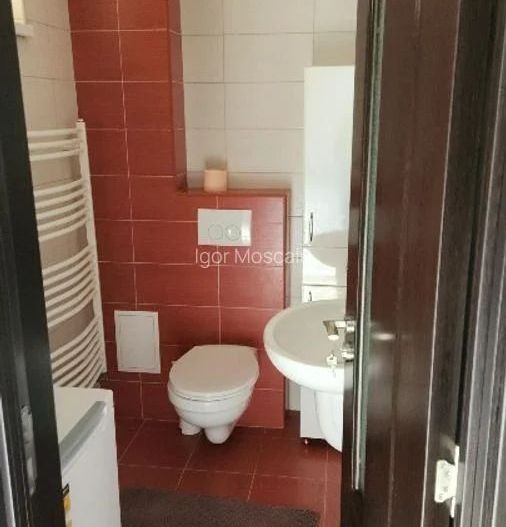 Cartierul Green Park Villas casa cu 3 dormitoare 1300 euro neg - Poză 5