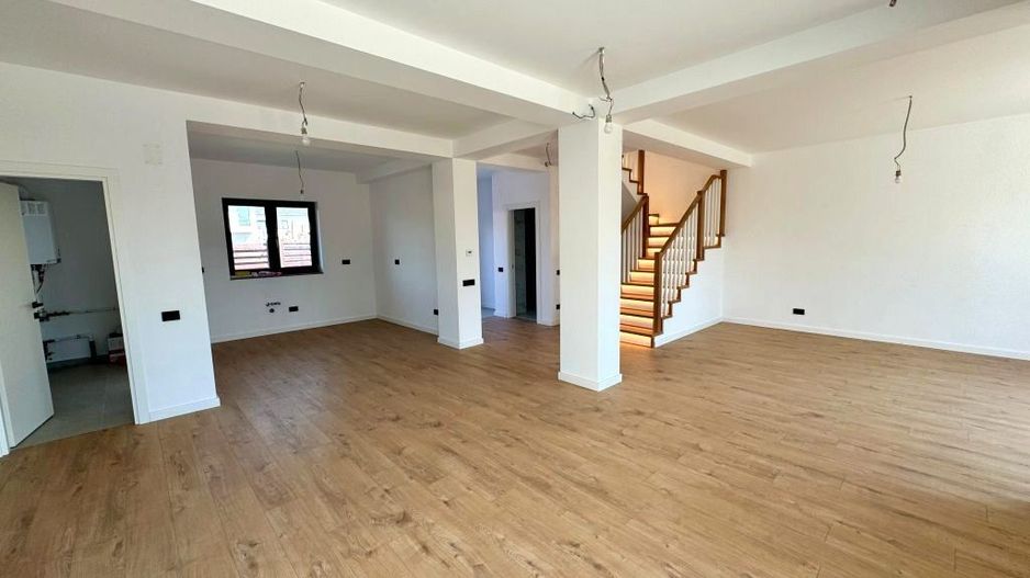 Vanzare vila cu 5 camere | Mogosoaia | Zona linistita - Poză 3