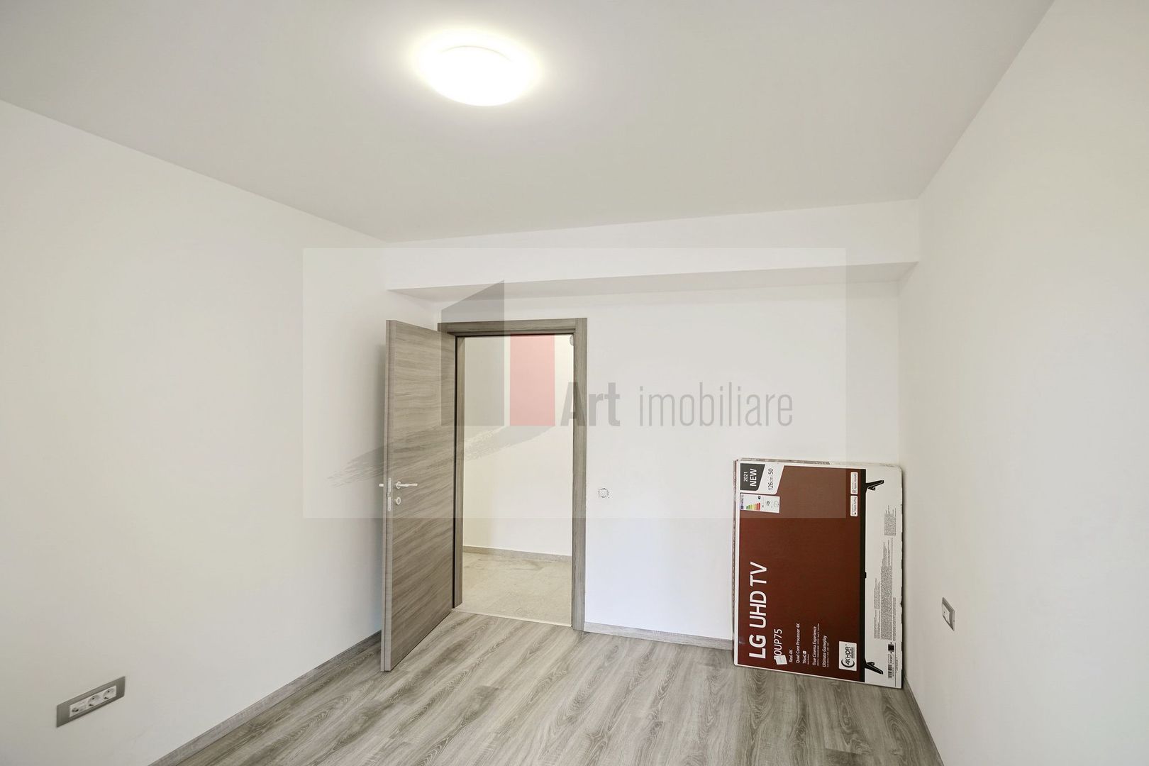 3 camere bloc nou Intrarea Monolitului - Poză 4