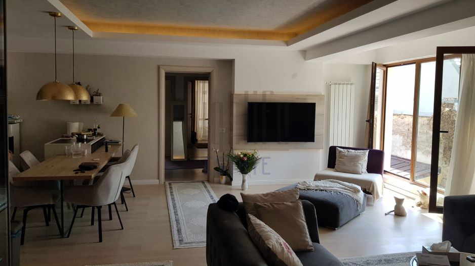 Apartament  4 camere de vânzare Bdul Aviatorior. - Poză 1