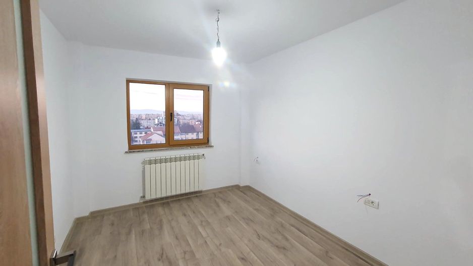Apartament decomandat cu 3 camere, 66 mp., Calea București - Poză 7