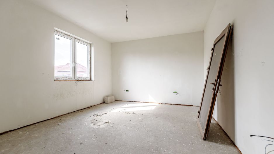 Descoperă Casă nefinisată cu 4 Camere Sântana - Poză 7