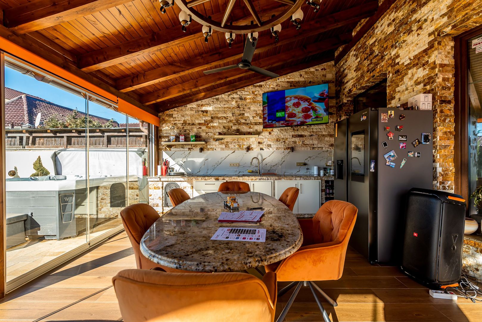 Casă smart, independentă energetic | teren 720 mp | 5 camere - Poză 1