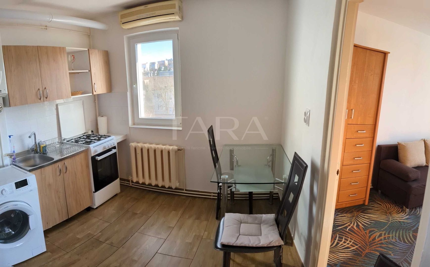 Apartament 2 camere decomandate, balcon închis, renovat, mobilat și ut - Poză 4