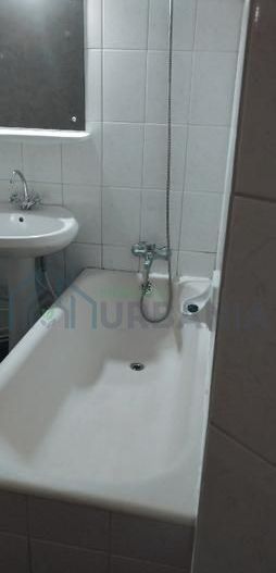 Închiriez apartament cu două camere - Poză 4