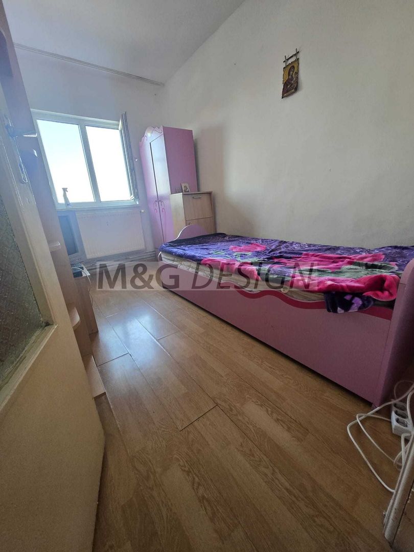 Ap 3 camere, zona Lipovei, etaj 3, decomandat - Poză 4