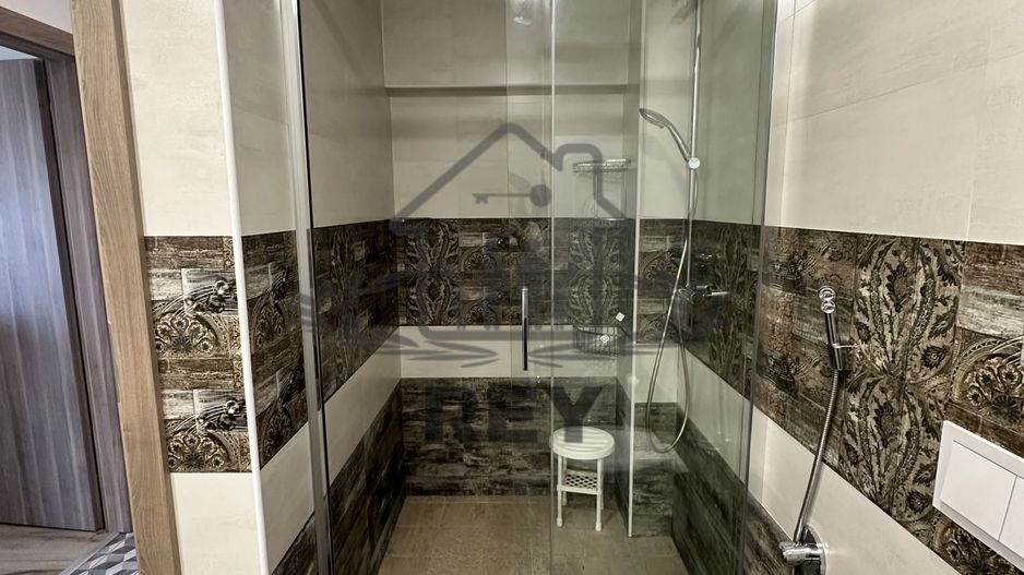 De inchiriat- Apartament 2 camere, zona centrala, 80 mp, bloc nou - Poză 19