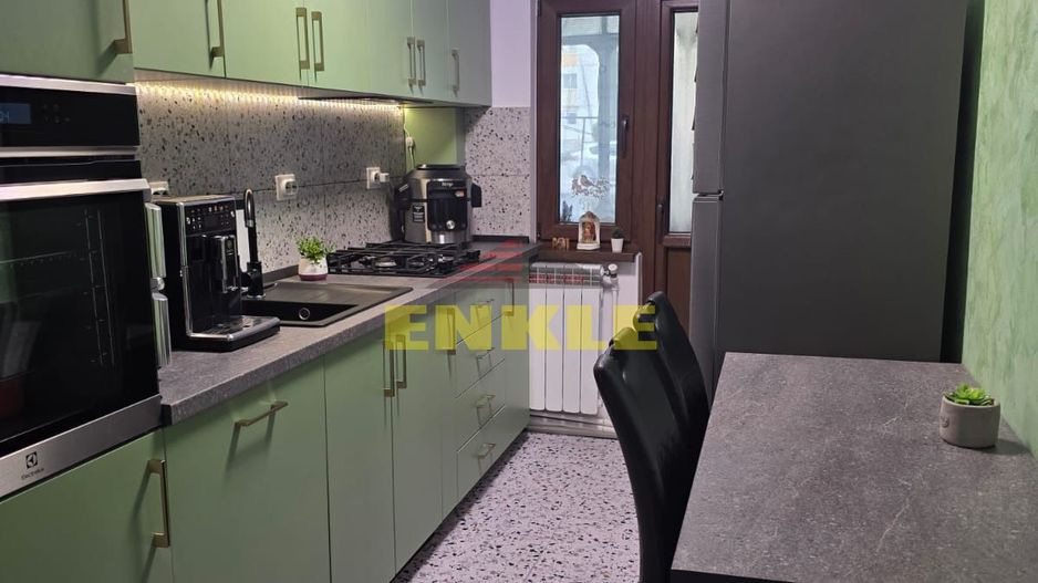 DE VÂNZARE – Apartament 3 camere, zona Bucovina - Poză 3
