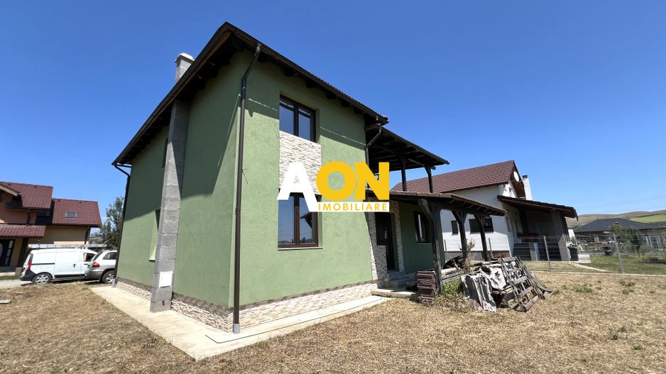 Casa individuala cu 4 camere, 2 bai, terasa, 800mp teren, Sp+P+1E - Poză 2