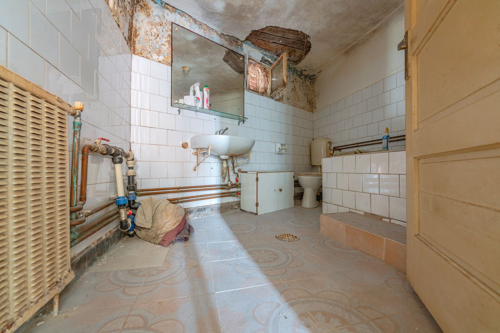 Casă individuală de renovare în Bod, Brașov - Poză 13