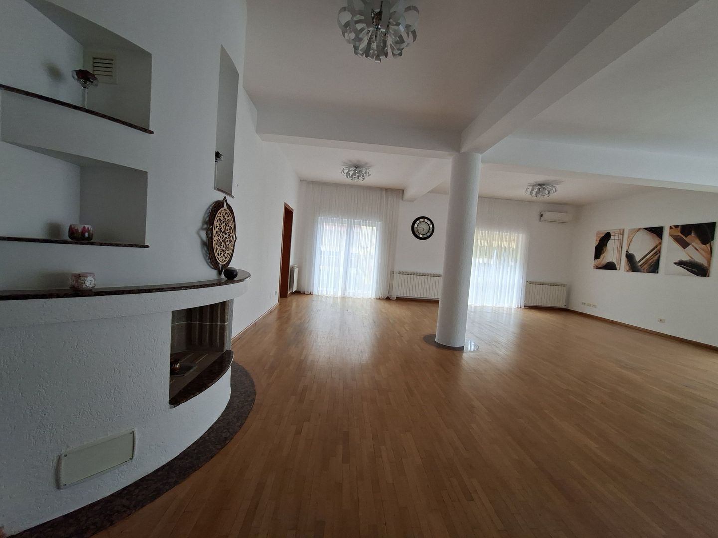 Vilă luminoasă I Gradina mare si loc de joacă privat I Iancu Nicolae - Poză 2