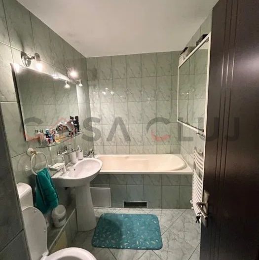 La cheie, cu doua balcoane, gata sa devina noul tau "acasa" - Poză 8