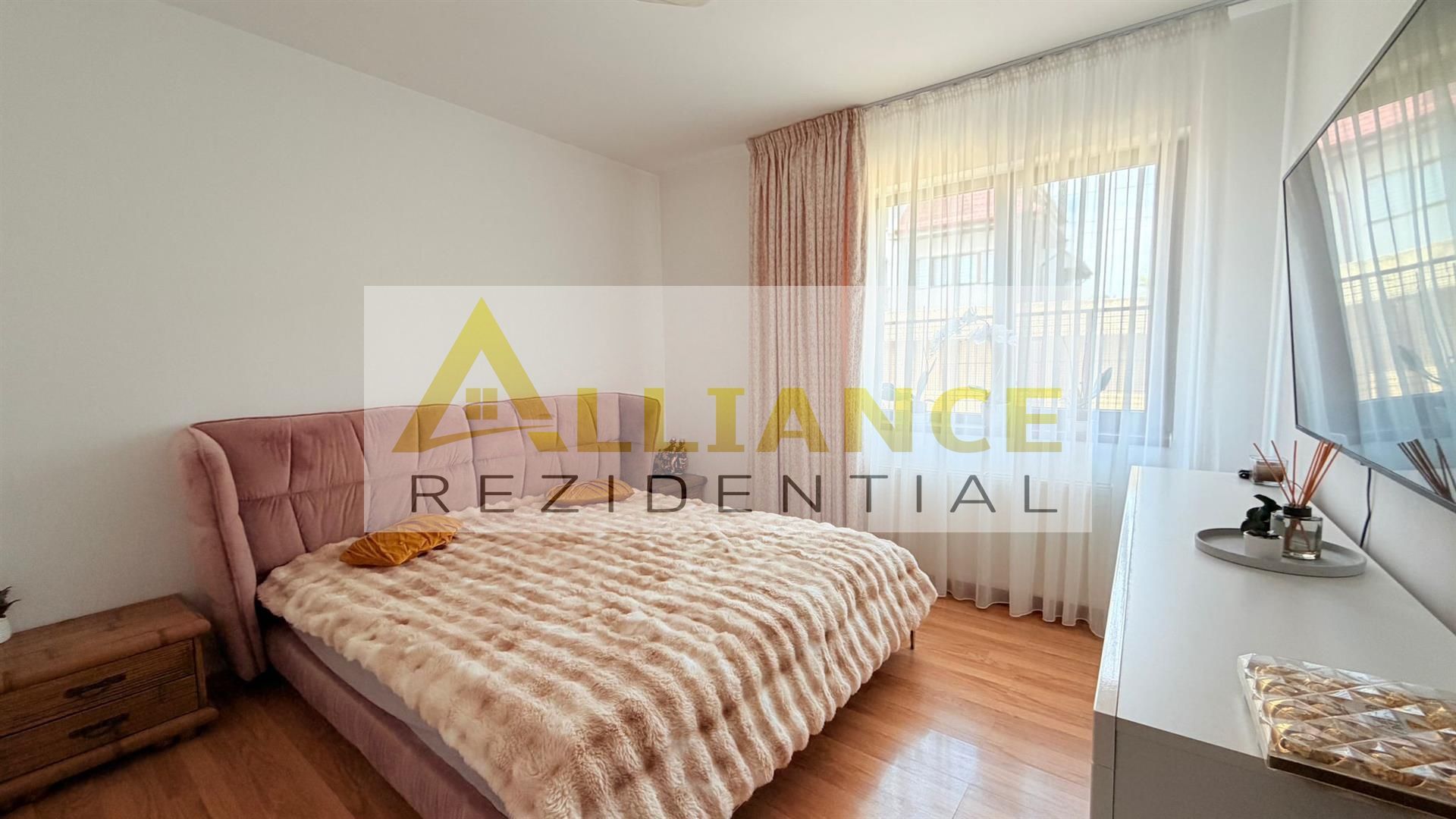 Casa Individuala - 5 camere - 3 bai - 520mp teren - Poză 23