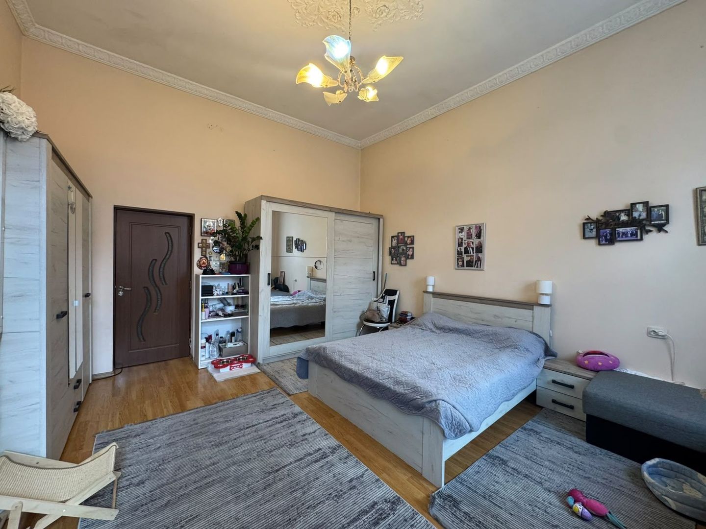 PROPRIETATE INTERBELICA 4 CAMERE+ GARSONIERA + BOXE || PIATA VICTORIEI - Poză 14
