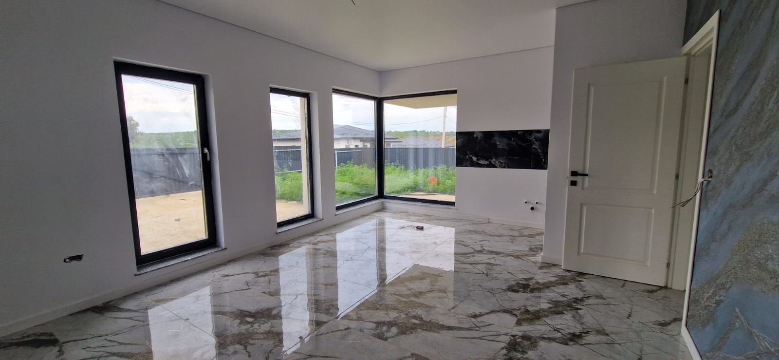 Casa 3  camere INTABULATA 70 mp.  Bucium Visan 140000 euro - Poză 2
