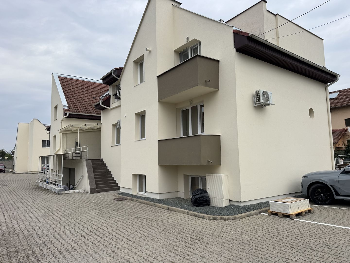 Apartament nr.1 cu 3 camere - Poză 1