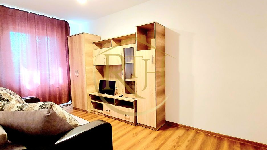 Oferim spre inchiriere, apartament cu 2 camere decomandat, Complex - Poză 1