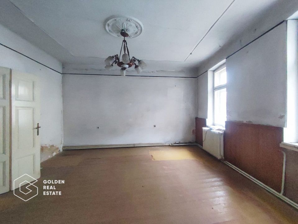 Apartament la curte, 3 camere, zona Centrala, str Simion Balint - Poză 1