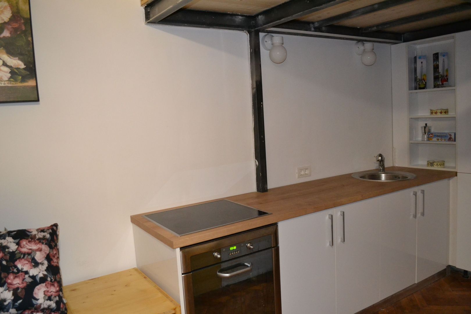 Studiou langa medicina cu scara interioara - Poză 8