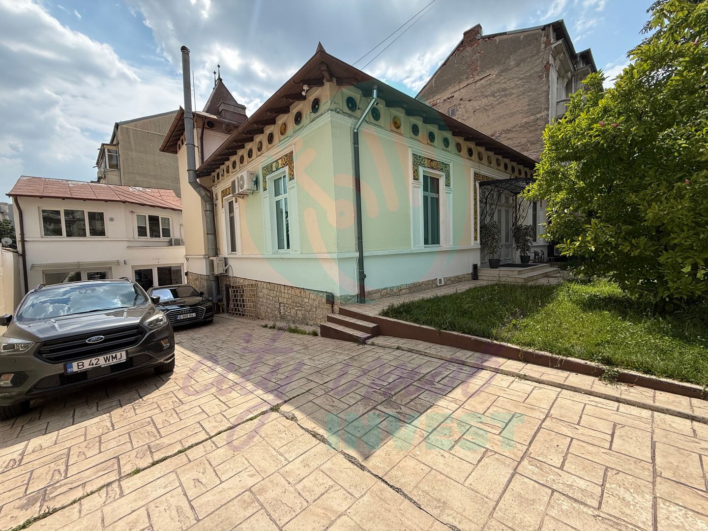 La 2 pasi de Parcul Cismigiu. Proprietate emblematica/ 641 mp teren - Poză 4