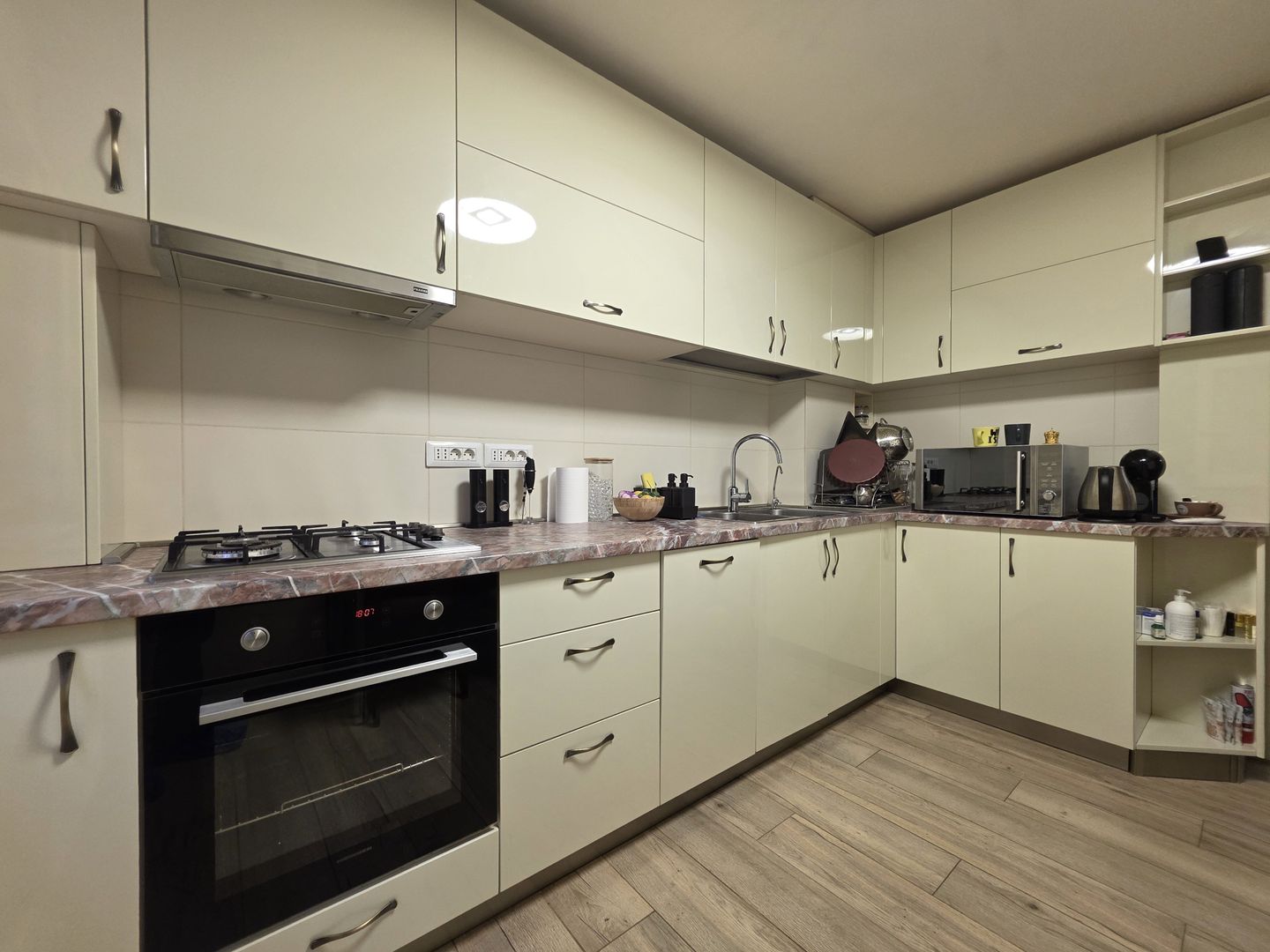 Renovat Top! Apartament 3 camere Teiul Doamnei - Poză 6