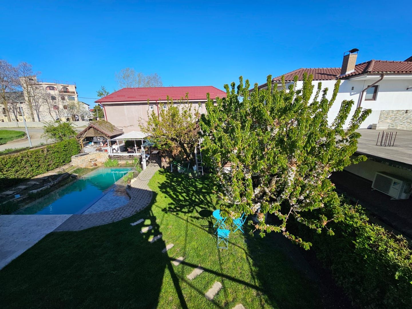 Pensiune de vanzare in Costinesti la doar 0.9 m distanta de plaja - Poză 3