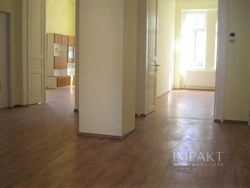 Apartament cu 4 camere, semidecomandat, in zona Marty Horea! - Poză 4