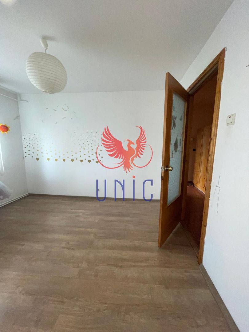 4 camere decomandate, V-uri - 1 Mai - Poză 12