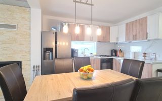 Casa 4 camere semimobilata in Cartier Izvor Tarlungeni Brasov - Poză 1