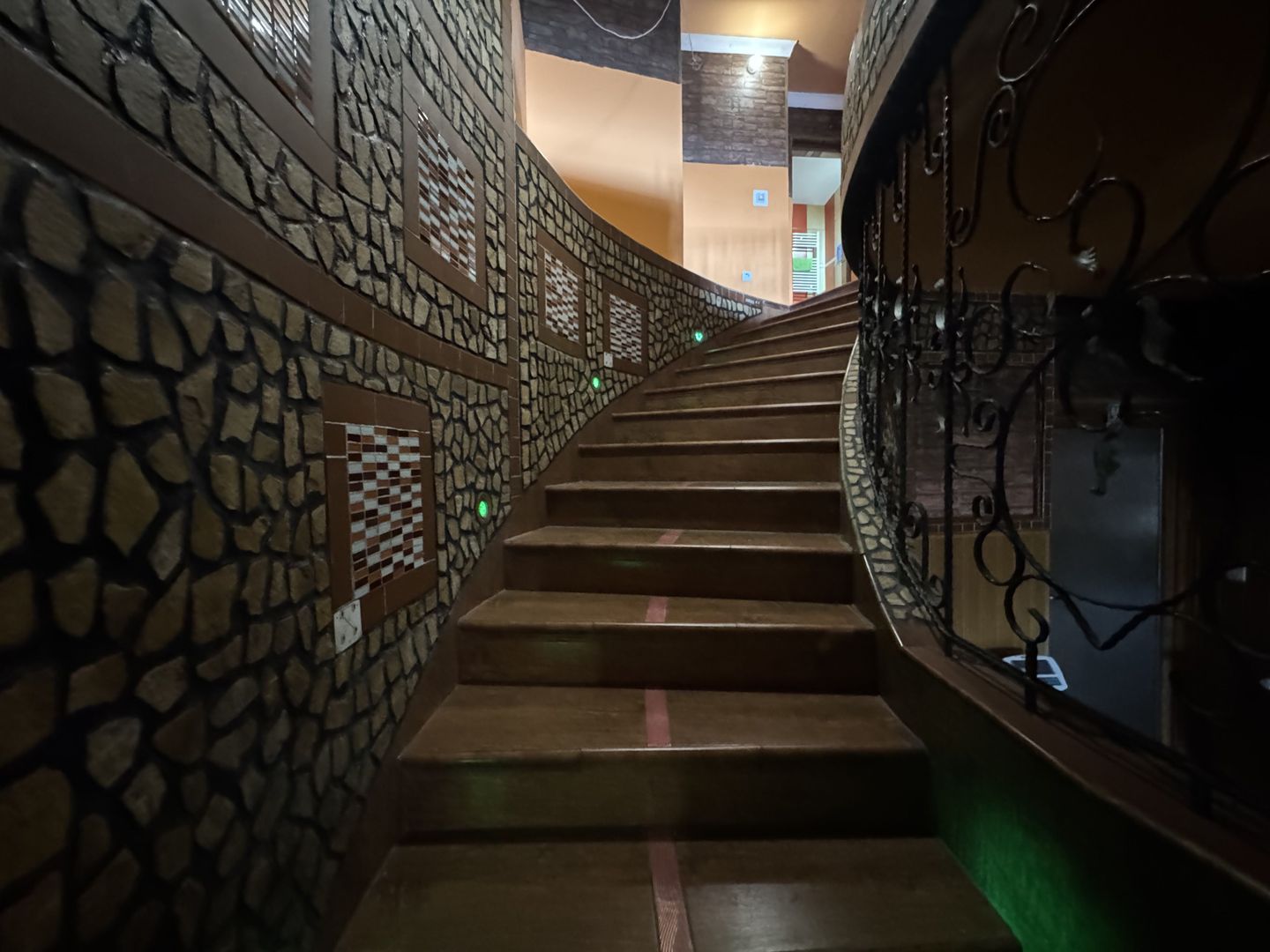 Casa Individuala Becicherecu Mic,P+E,8 Camere,6 Bai,Multiple Anexe - Poză 11