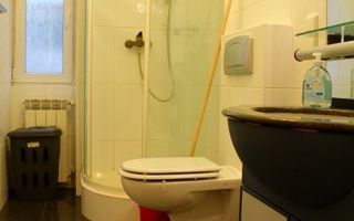 2 camere zona Fac. de Medicina - Hotel Continental, cu centrala proprie. - Poză 15