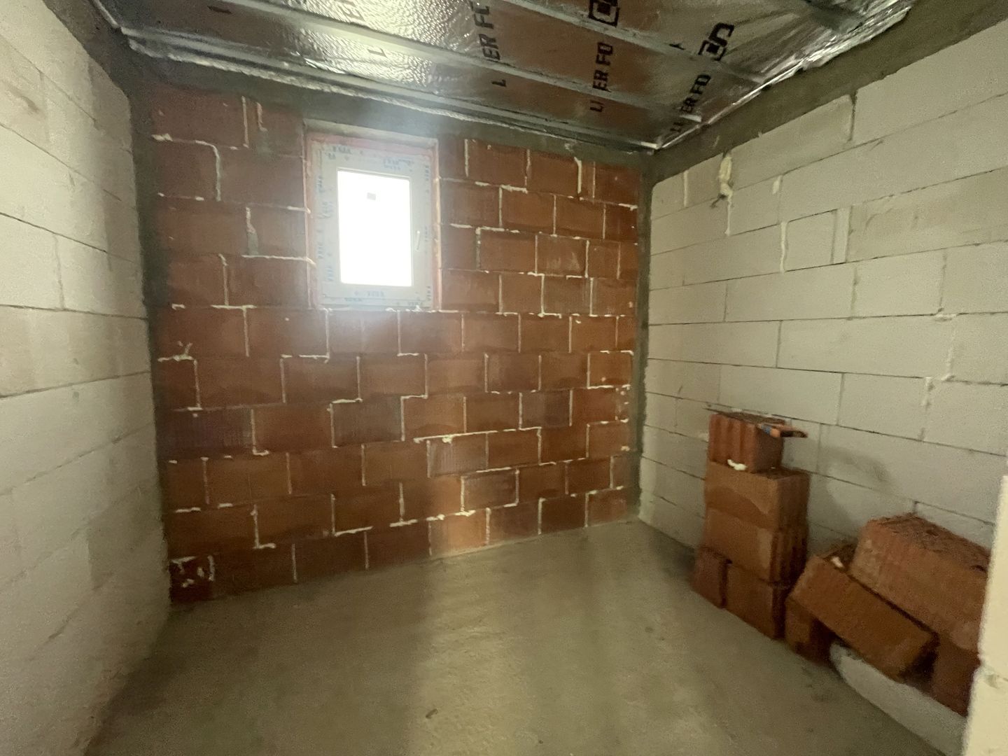 CASA LA ROȘU 220 MP | ZONA RETRASA CU VEDERE PANORAMICA| MARGINEA - Poză 15