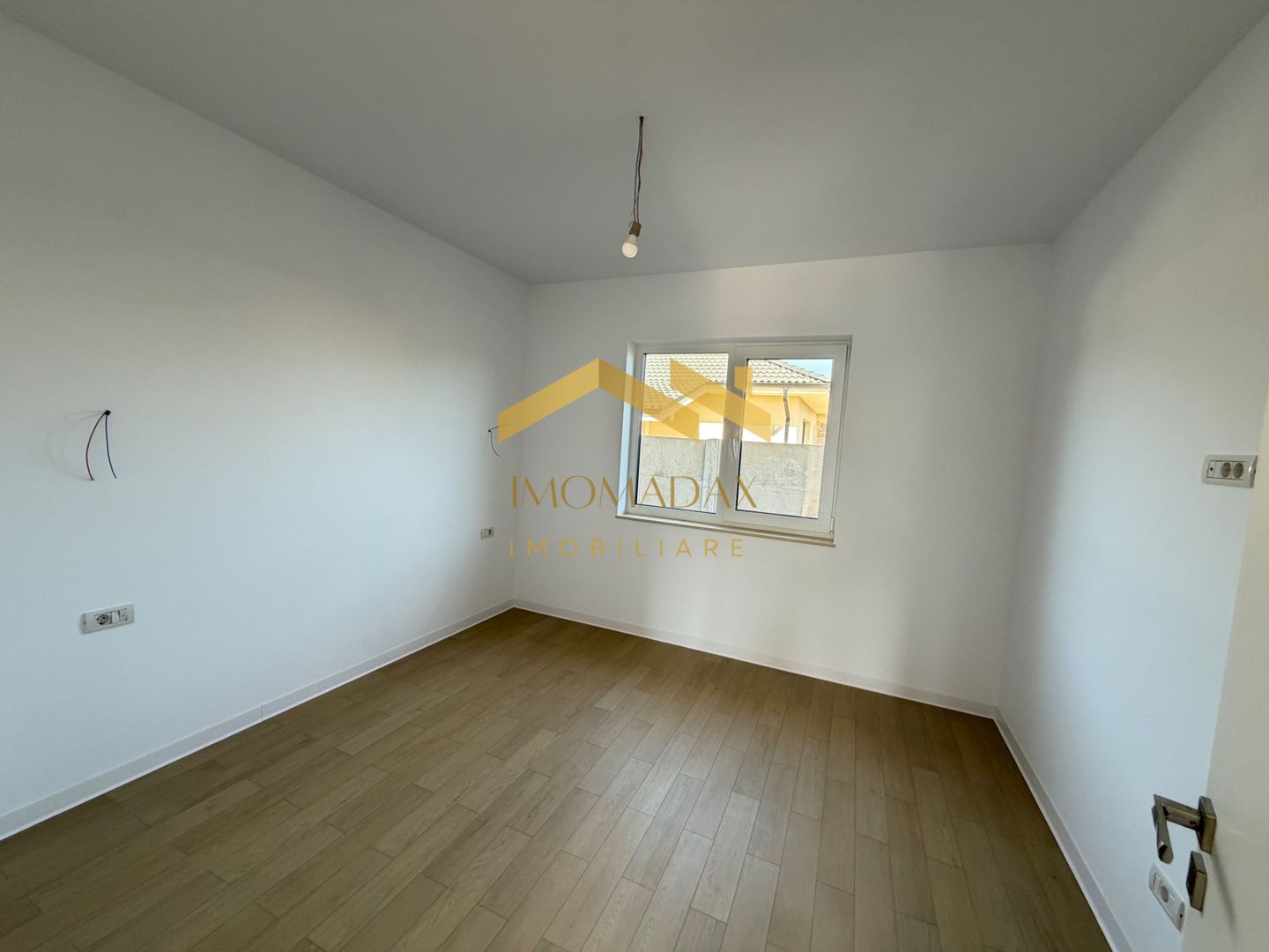-Casa individuală -4 camere -2 băi - - Poză 13