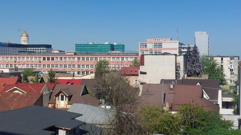 Vand apartament 4 camere situat la 10 min de Piata Unirii - Poză 2