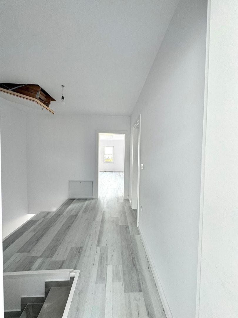 Duplex 4 camere -140.000€ pozitie excelenta |Săcălaz| - Poză 9