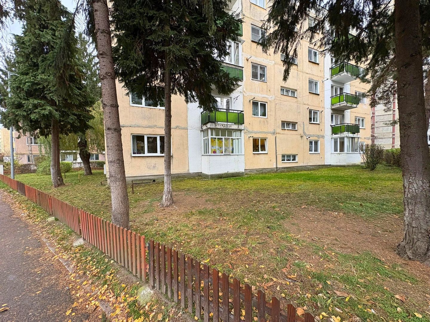Apartament 2 camere parter 50 M² zona linistita Simeria - Poză 12