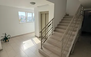 2 camere| loc de parcare cu bariera| apartament frumos| balcon deschis| - Poză 13
