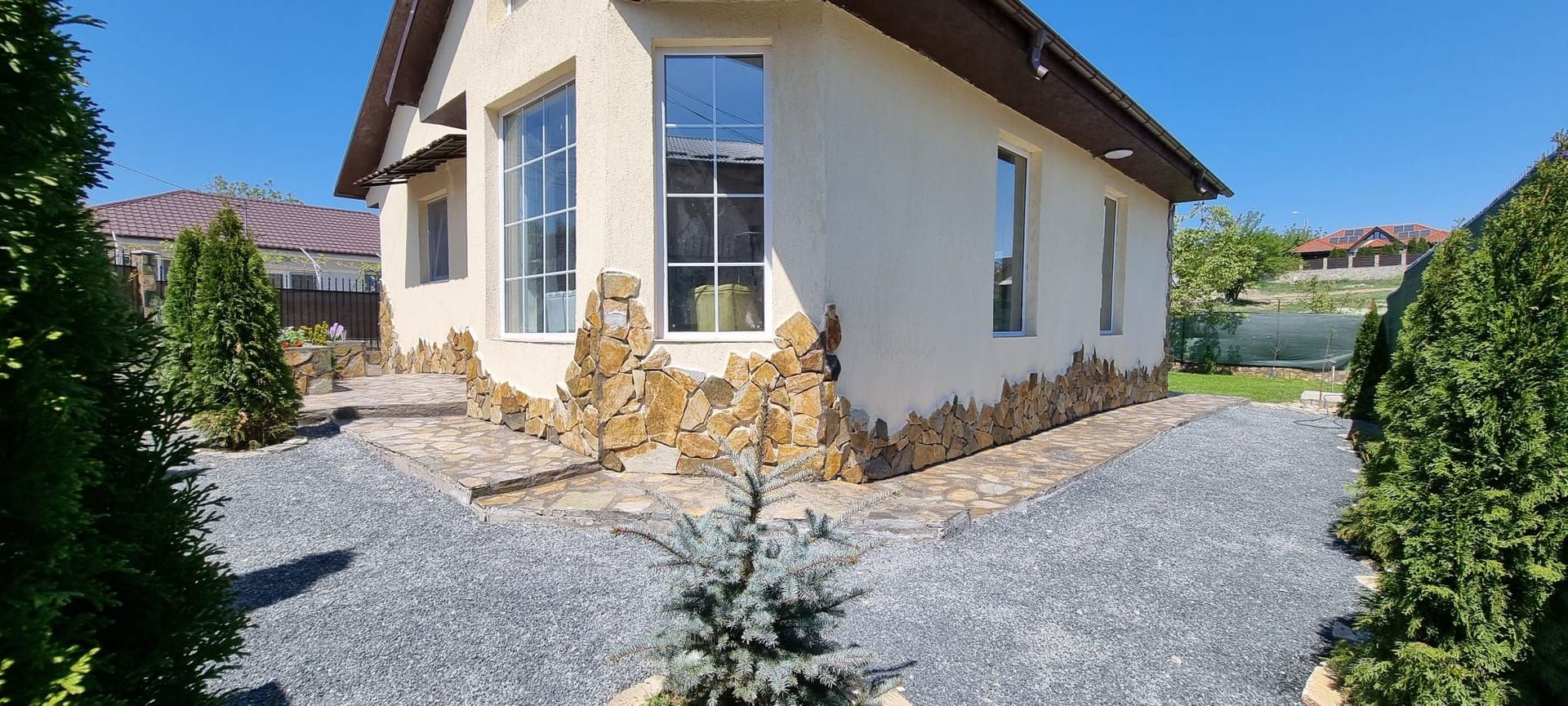 De inchiriat, vila noua - Bariera  Traian - Lacul Brates - Poză 1