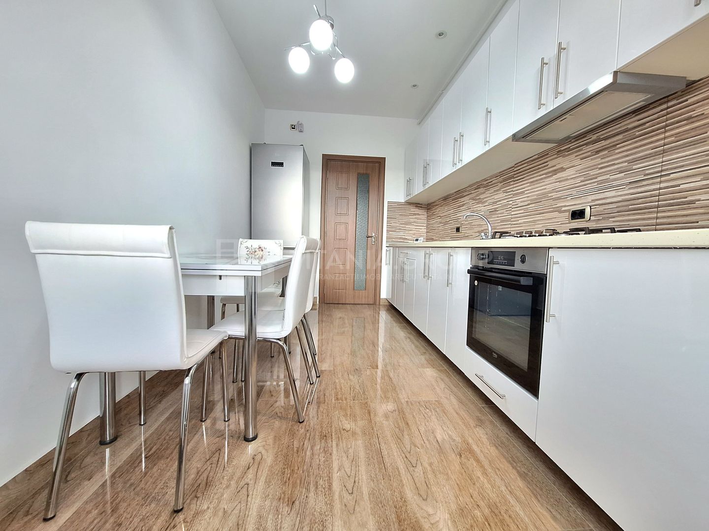 Apartament decomandat ultraspatios 72mp, 2 bai, Isaran Coresi - Poză 6
