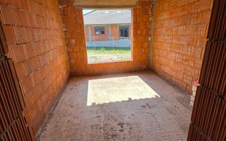 Casă la roșu în localitatea Cheriu - Poză 4