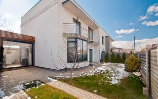 Casă modernă P+1 cu panouri fotovoltaice, complet mobilată și utilată – zona Met - Poză 1
