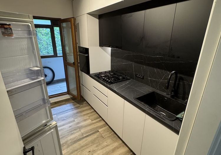 De Închiriat: Apartament 3 Camere la Metrou Brâncoveanu - Poză 4