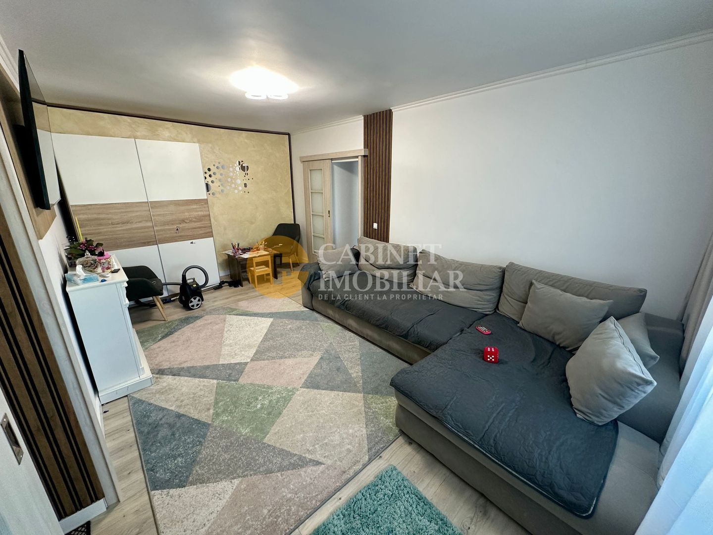 4 CAMERE RENOVAT - ETAJ 3 - BLOC DIN 1990 - ROND ZIMBRU - Poză 2