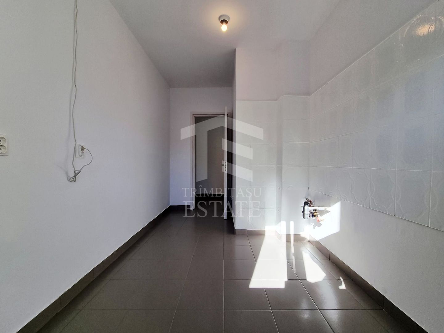 MILITARI LUJERULUI METROU 2 Camere Etaj 2din4 Bloc Reabilitat Termic - Poză 11
