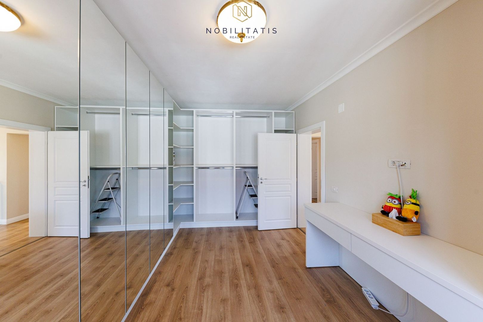 Casa Superba cu Garaj | 4 dormitoare | Langa Padure & Lac | - Poză 18